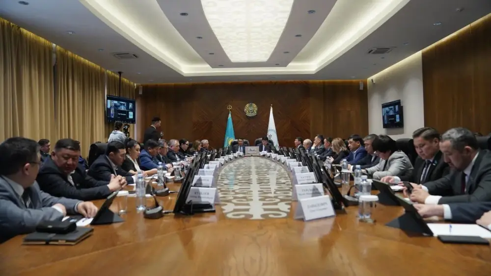 СОСТОЯЛАСЬ ОЧЕРЕДНАЯ ХХХV СЕССИЯ МАСЛИХАТА ОБЛАСТИ АБАЙ (5)