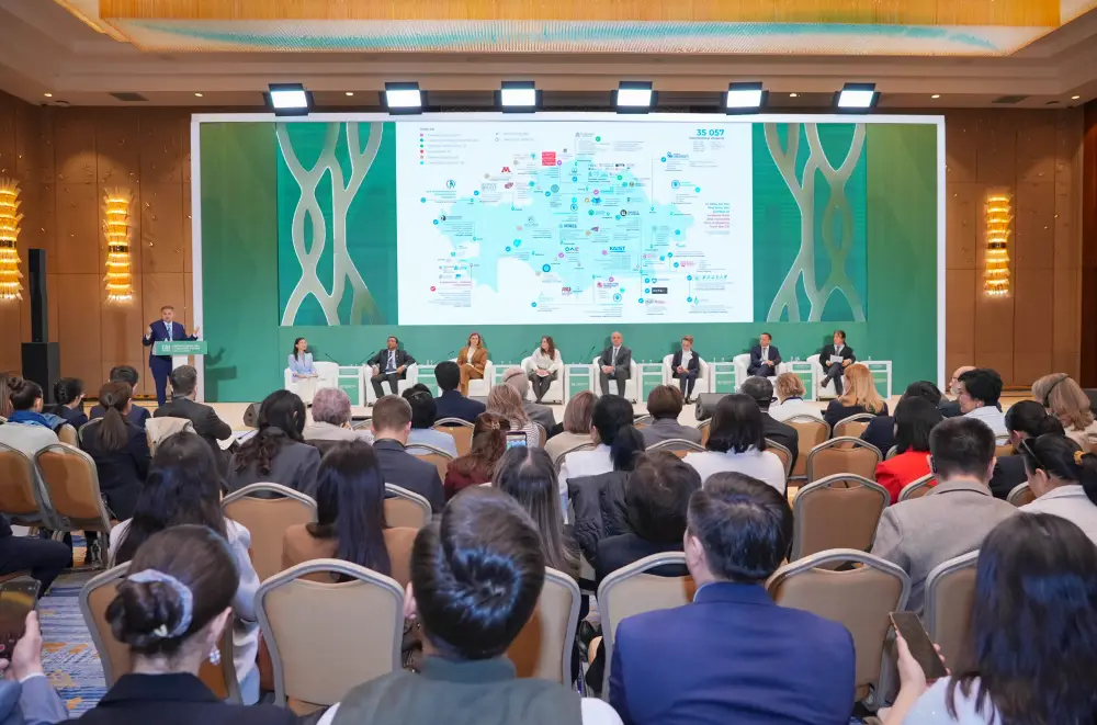 КАЗАХСТАН ПРЕДСТАВИЛ ПОДХОД К ИНТЕГРАЦИИ НАУКИ И ИИ ДЛЯ РЕШЕНИЯ КЛИМАТИЧЕСКИХ ВЫЗОВОВ НА РЕГИОНАЛЬНОМ ЭКОЛОГИЧЕСКОМ САММИТЕ (2)