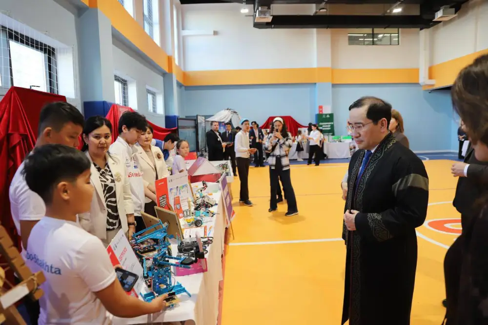 В Мангистау проходит III Республиканский форум методистов (3)