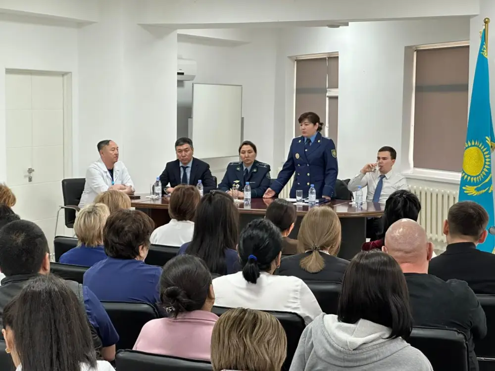 Наркотики, короткая «карьера закладчиков» и безопасность врачей: разъяснительную встречу провели для столичных медиков (4)