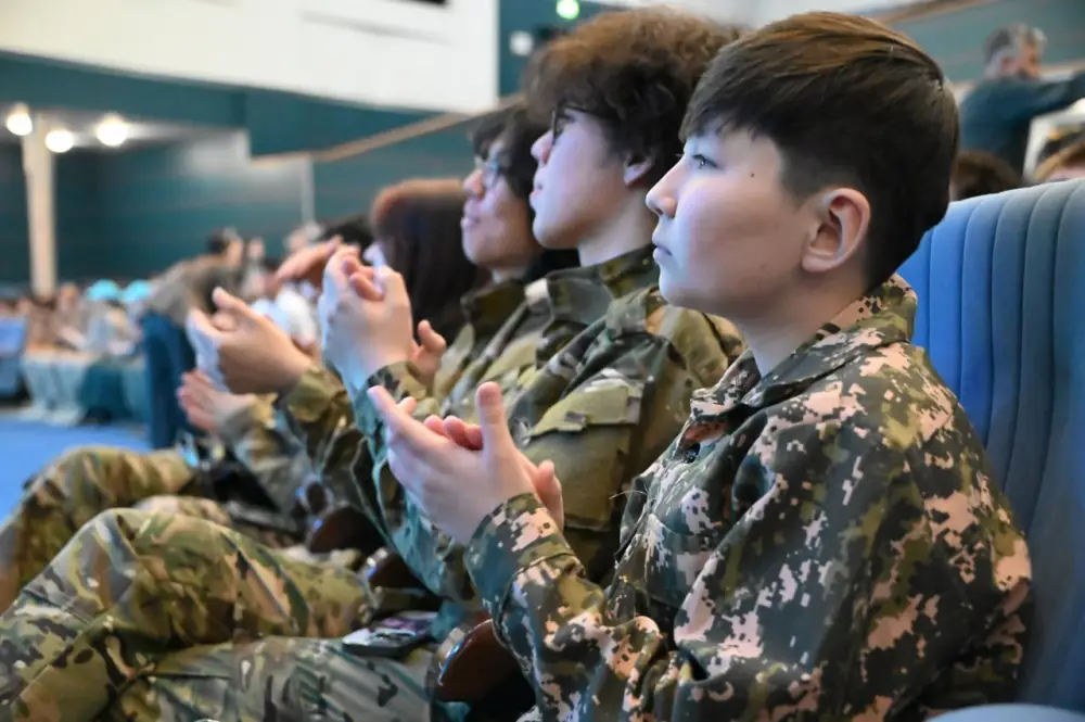 Весенний призыв в Астане: 1500 человек приняли участие в церемонии проводов (2)