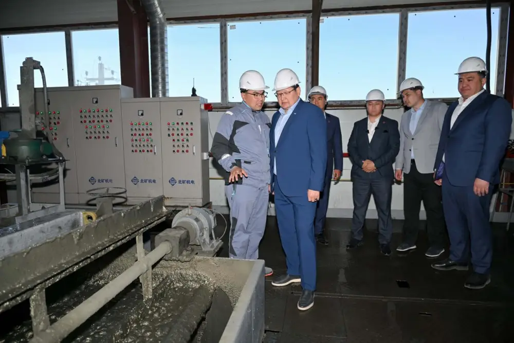 Аким области ознакомился с работой месторождения «Сарыбулак» (10)