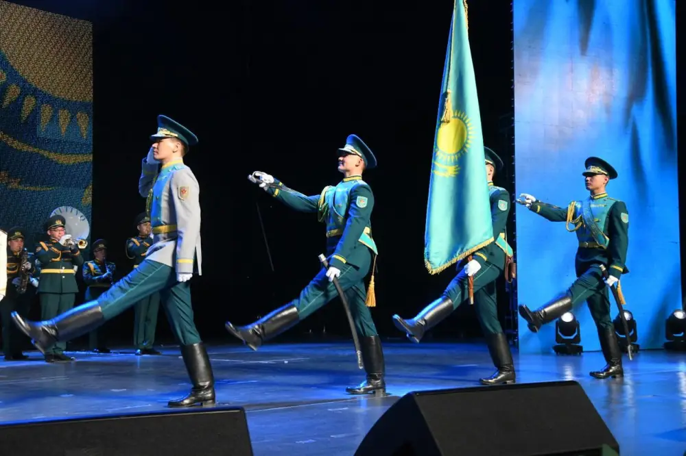 Торжественные проводы очередной группы призывников провели в Астане (4)