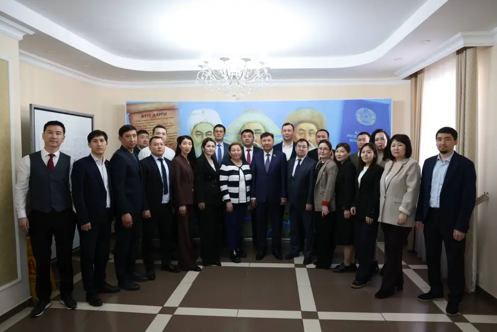 В Академии правосудия состоялась гостевая лекция заместителя Председателя Сената Парламента Республики Казахстан Жакипа Асанова на тему «ФКТ: 3 столпа успеха» (4)