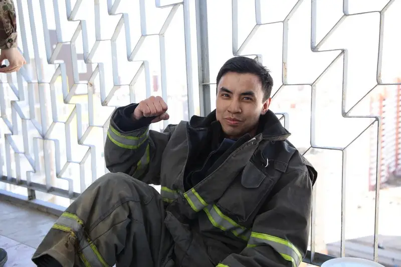 25 этажей за три минуты: в Карагандинской области соревновались пожарные (8)