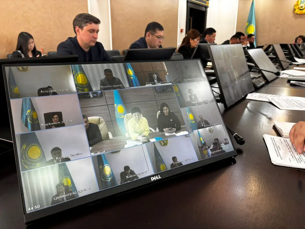 Регулирование социальных и трудовых отношений рассмотрели в акимате Акмолинской области (2)