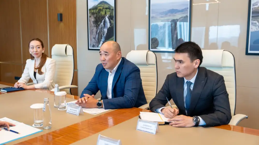 Аким ВКО провел встречу с председателем Президиума НПП «Атамекен» (3)