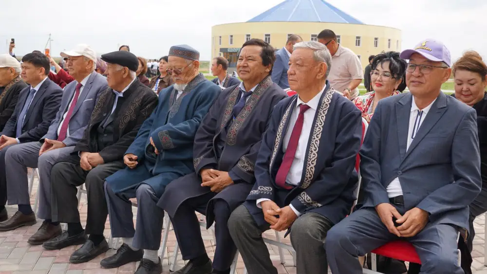 ТУРКЕСТАН: В ОРДАБАСЫ ШИРОКО ОТМЕТИЛИ 155-ЛЕТИЕ ПРОСЛАВЛЕННОГО БОРЦА КАЖЫМУКАНА МУНАЙТПАСУЛЫ (2)