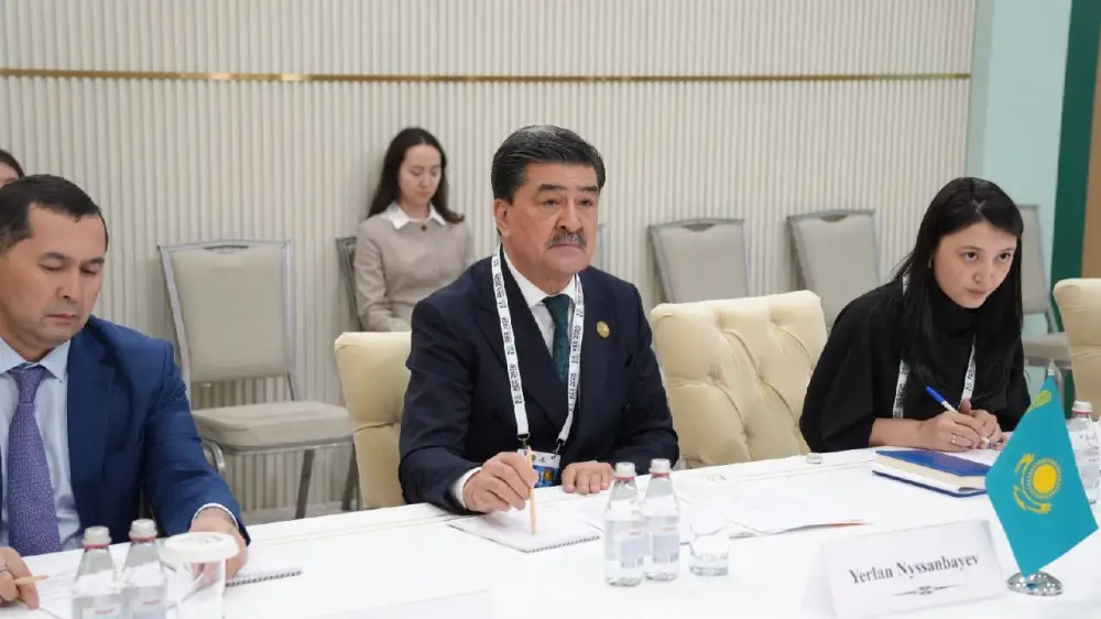 Встреча Министра экологии и природных ресурсов РК Е.Нысанбаева с Заместителем Премьер-министра – Министром окружающей среды Словацкой Республики Томашем Тарабой (2)