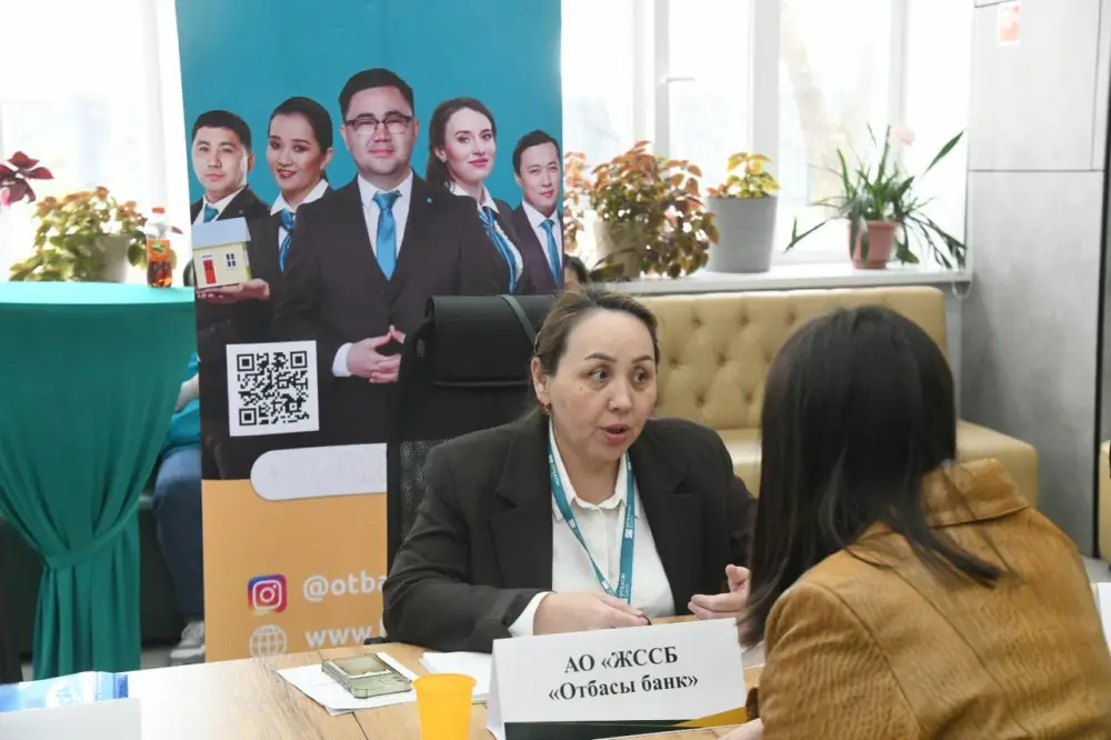 Сотни соискателей и работодателей собрала на своей площадке ярмарка вакансий в Астане (4)