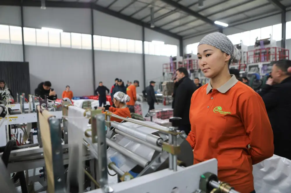 В ТУРКЕСТАНСКОЙ ОБЛАСТИ УСИЛЕНА РАБОТА ПО ПОВЫШЕНИЮ ДОХОДОВ НАСЕЛЕНИЯ И ЗАЩИТЕ ПРАВ РАБОТНИКОВ (6)