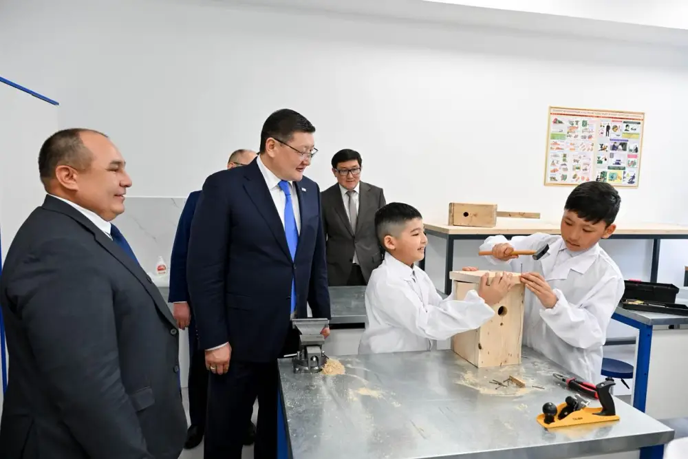 В Семее открылась новая школа на 300 мест (10)