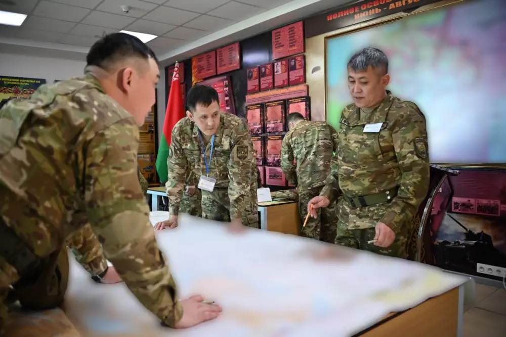 Магистранты и докторанты военного вуза отрабатывают оборонительные операции на стратегическом уровне (5)