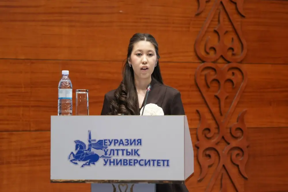 Студенты вузов со всего Казахстана приняли участие в экологическом часе «Экономь воду – сохраняй будущее!» (5)