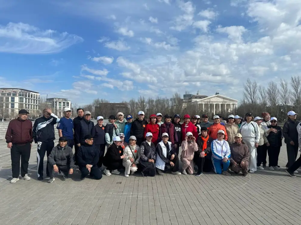 «Денсаулық – зор байлық»: в Астане пенсионеры провели оздоровительный флешмоб (10)