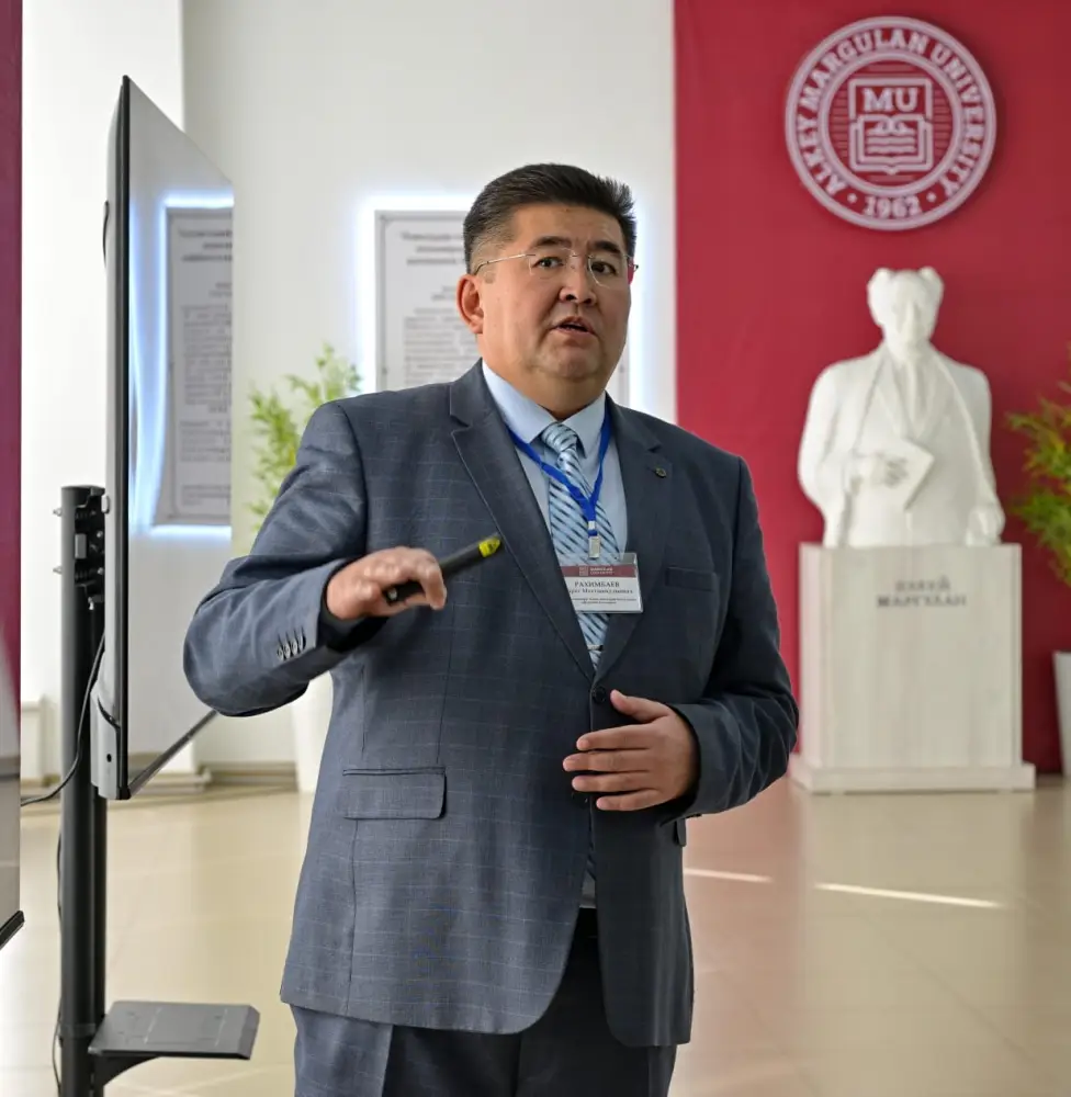 Аким области Асаин Байханов посетил Павлодарский педагогический университет им. Ә. Марғұлана, где встретился со студентами и профессорско-преподавательским составом вуза (3)