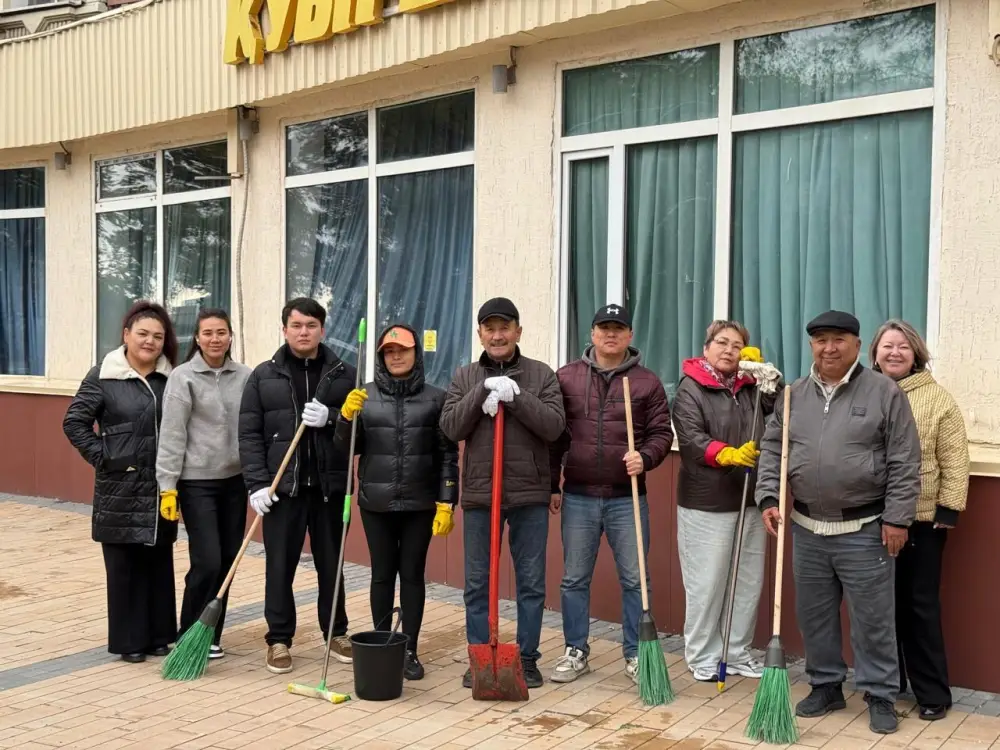 Театры Астаны приняли активное участие в акции «Таза Қазақстан» (7)