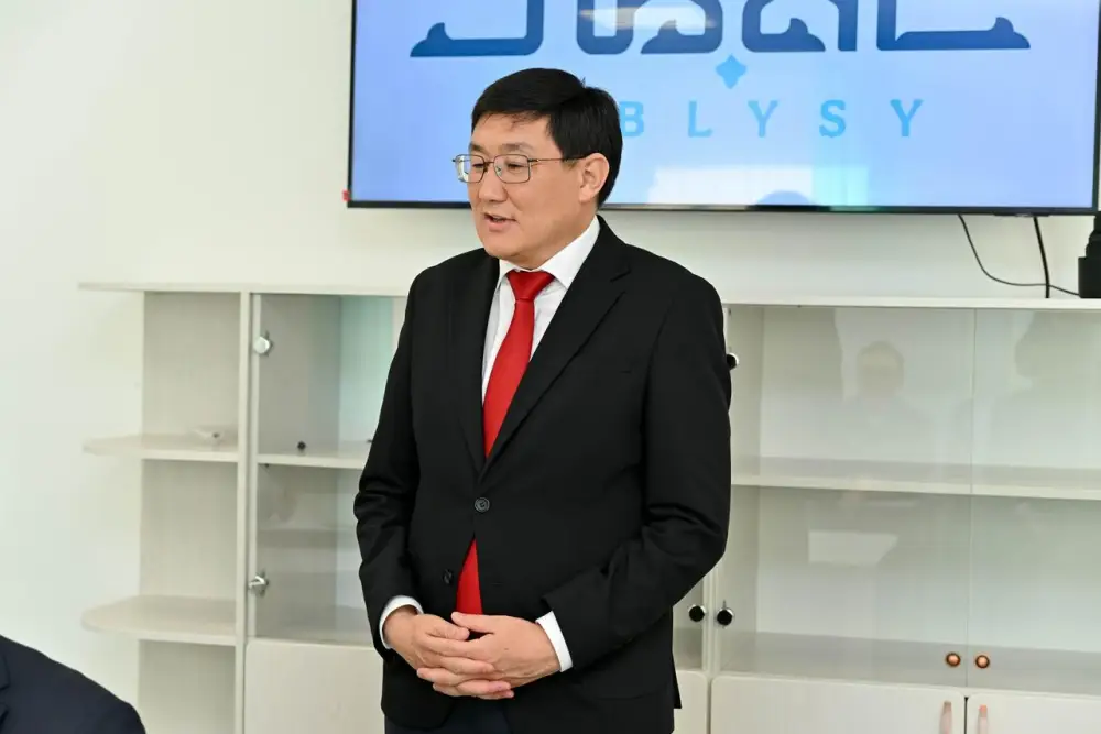 Аким области провел личный прием граждан (6)