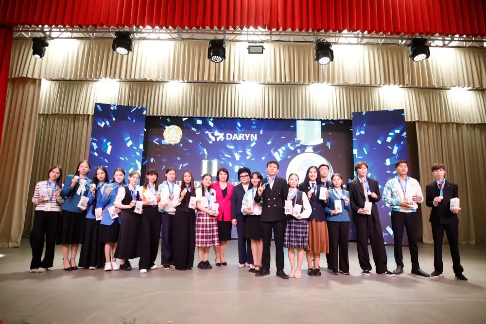 В Таразе завершился заключительный этап республиканской олимпиады по общественно гуманитарным предметам среди учащихся 10-11 (12) классов (10)