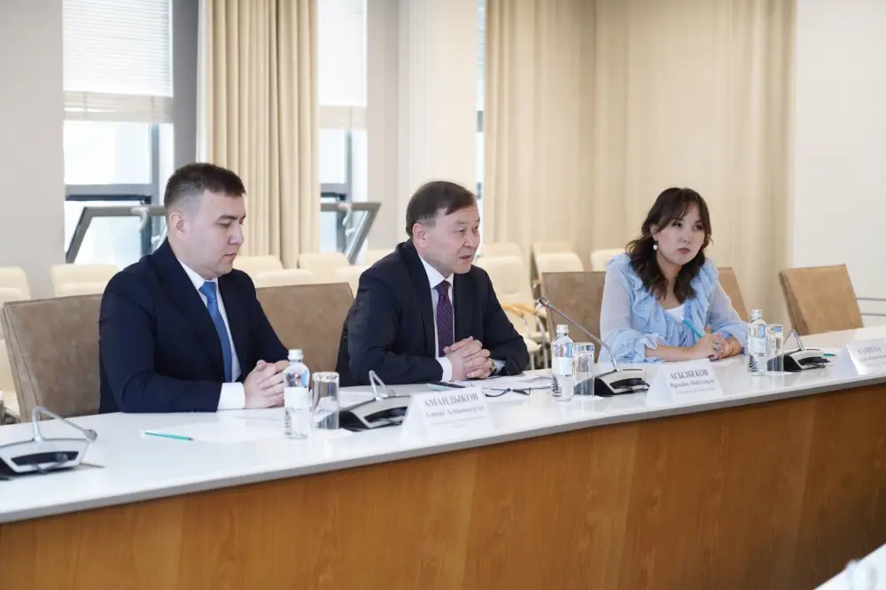 НУРАЛХАН КУШЕРОВ ВСТРЕТИЛСЯ С ПРЕДСЕДАТЕЛЕМ ПРАВЛЕНИЯ ТОО «СК-ФАРМАЦИЯ» (2)