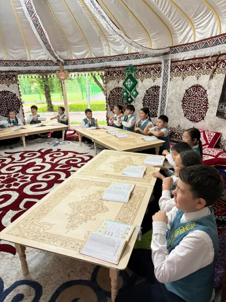 В Алматы открылся этно-кабинет «Парасат шаңырағы» на базе гимназии №138 (4)