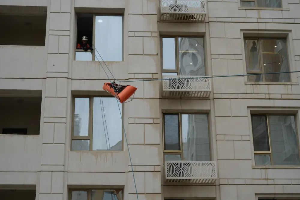 В Шымкенте отработали тушение условного пожара в 25-этажном доме (3)