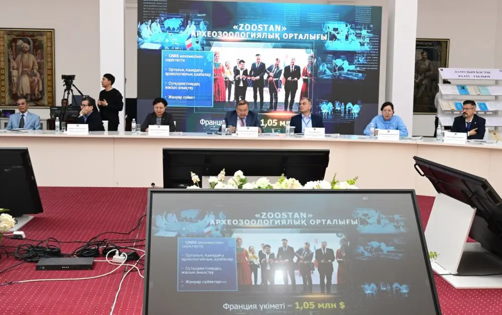 В КазНУ представили достижения современной физики (4)