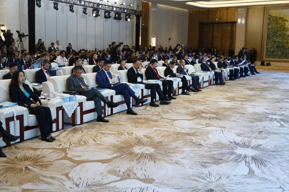 Казахстан усиливает экспорт в Китай: Шаккалиев принял участие в форуме ШОС (7)