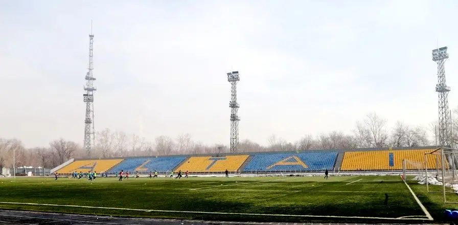 Новая глава в жизни «Востока»: стадион готовят к Премьер-лиге (5)