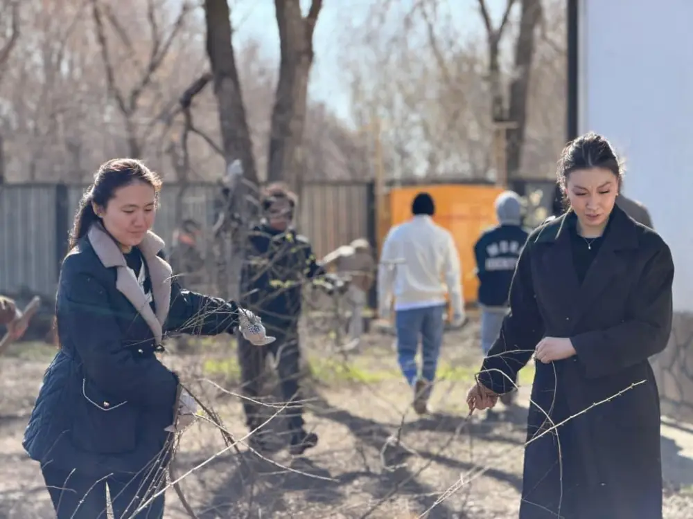 Театры Астаны приняли активное участие в акции «Таза Қазақстан» (8)