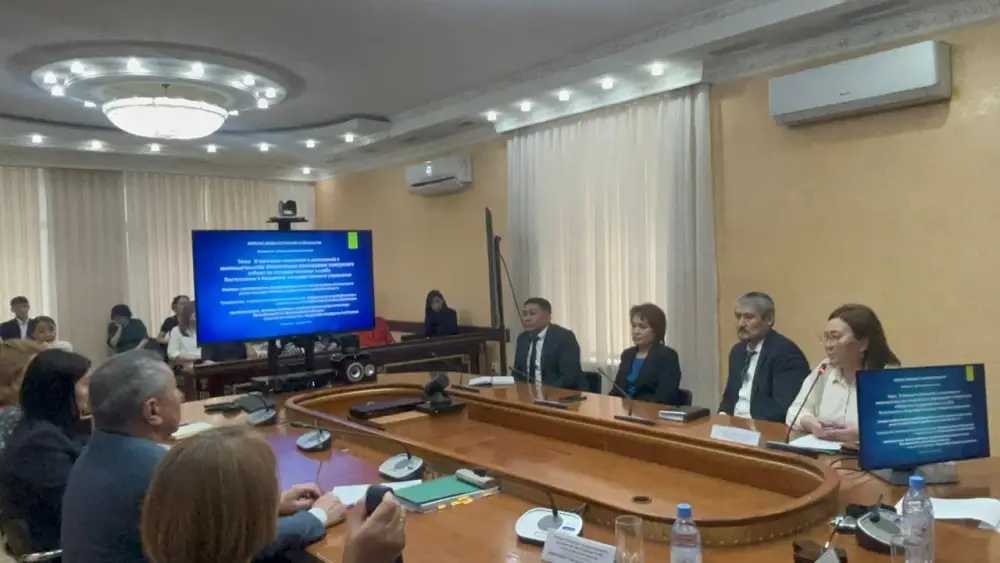 В рамках правового всеобуча состоялась встреча с представителями Департамента Агентства Республики Казахстан по делам государственной службы и филиала Академии государственного управления при Президенте Республики Казахстан по Костанайской области (5)