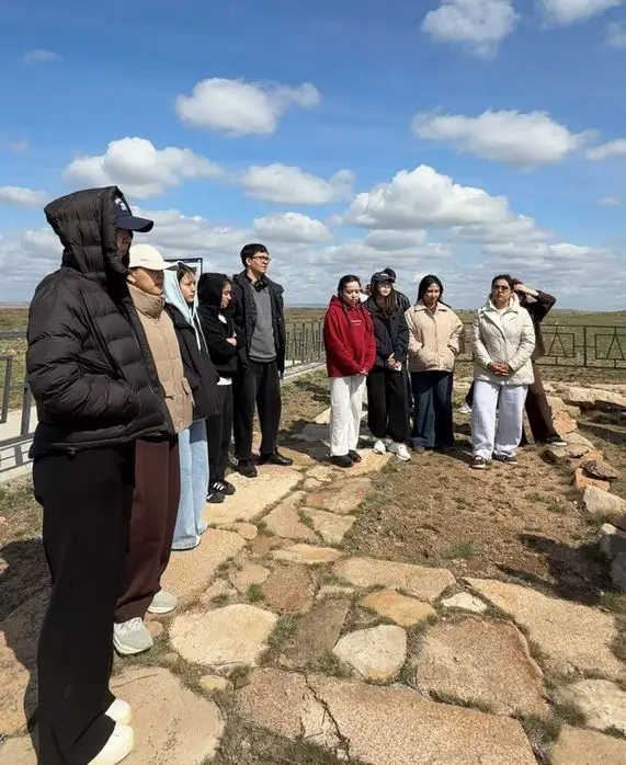 Карагандинским студентам показали живую историю (3)