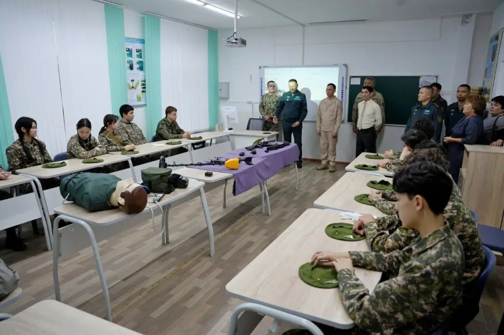Минобороны Казахстана запустило онлайн-переподготовку будущих преподавателей НВП (2)