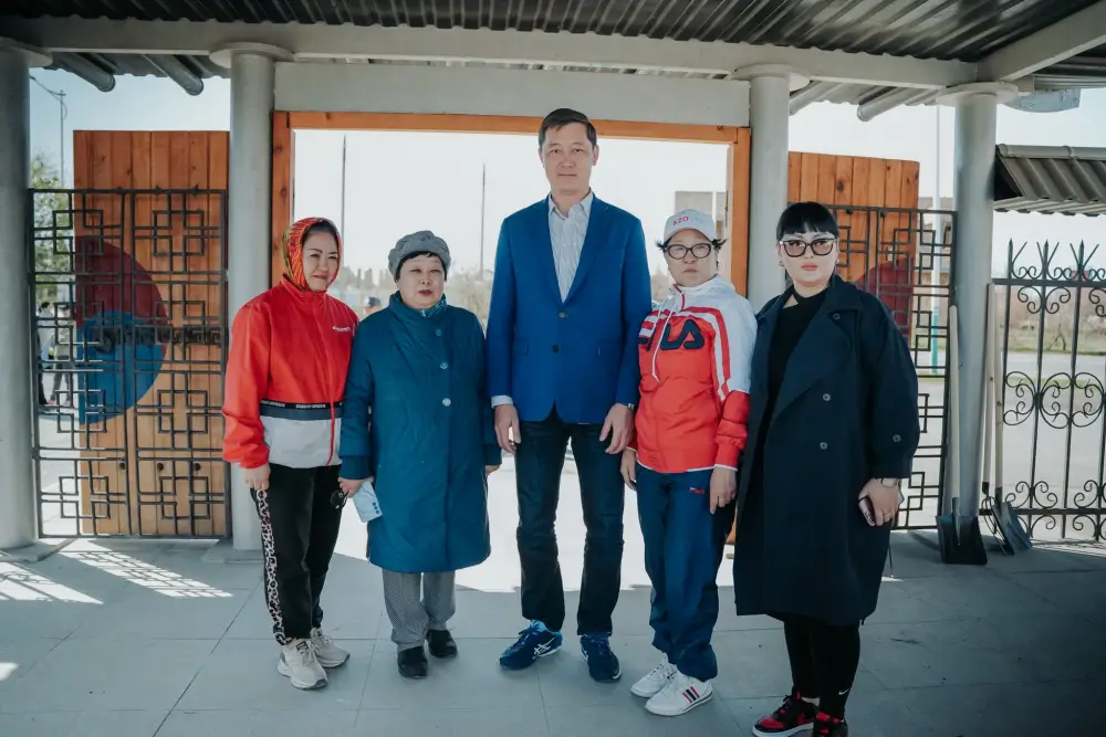 Cыр өңірінде «Тағзым орны таза болсын, рух пен тазалық – егіз ұғым» атты жалпыхалықтық тазалық акциясы өтті (7)