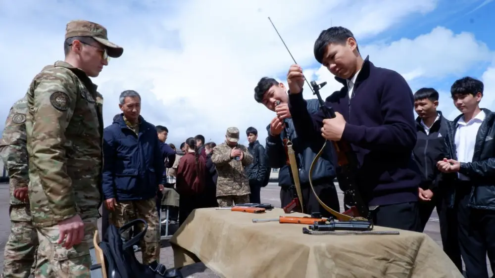 Более 15 тысяч казахстанцев посетили воинские части в День открытых дверей (7)