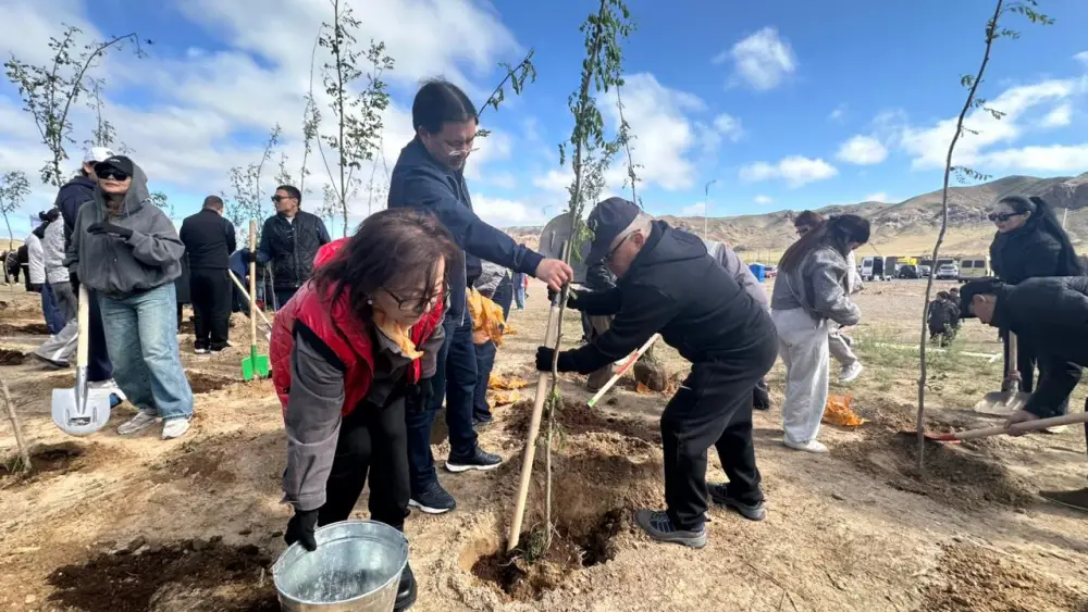 На берегу Или прошёл крупный субботник в рамках акции «Таза Қазақстан» (2)