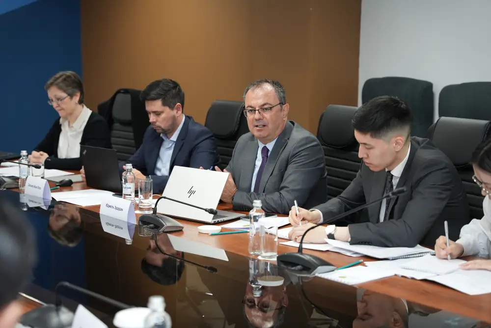 В Агентстве прошли встречи c экспертами ГРЕКО Совета Европы (2)