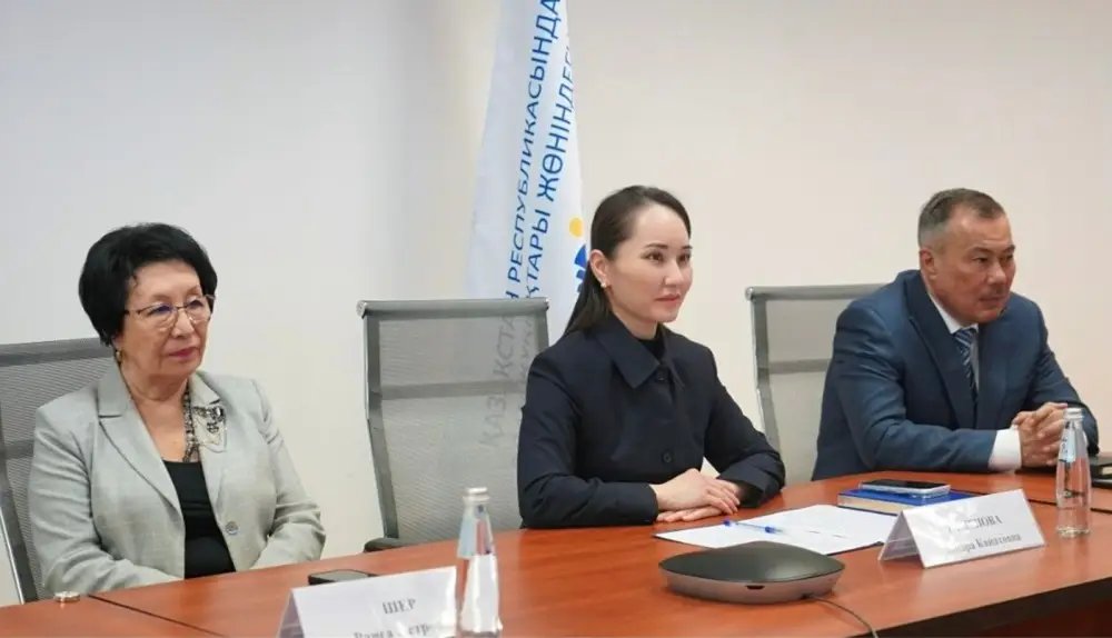 В правозащитном центре прошла встреча со стипендиатами программы «Болашак» (4)