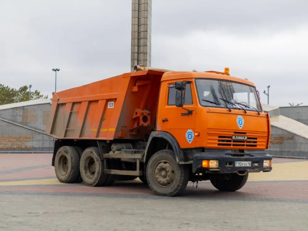 Аким ВКО поздравил работников ЖКХ с профессиональным праздником (4)