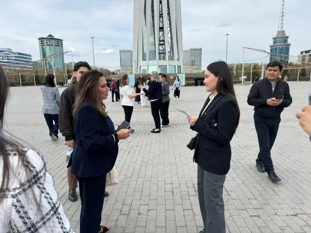 «Закон и порядок»: в Астане туристам раздали специальные памятки (5)