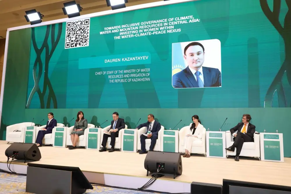 Руководитель аппарата Министерства водных ресурсов и ирригации Даурен Казантаев принял участие в панельной дискуссии, в ходе которой рассказал о шагах предпринимаемых Казахстаном для укрепления трансграничного водного сотрудничества и повышения эффективности и инклюзивности этих механизмов. (3)
