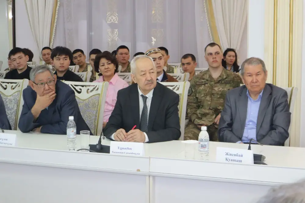 Литературно-музыкальный вечер в честь Шомишбая Сариева прошел в столице (2)