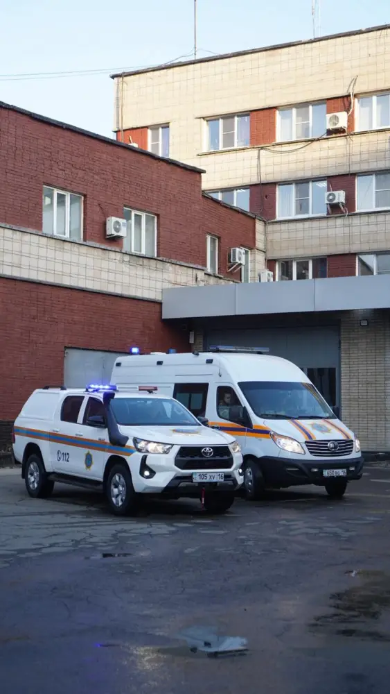 В ВКО спасательные службы получили новую экипировку и высокопроходимый автомобиль (2)