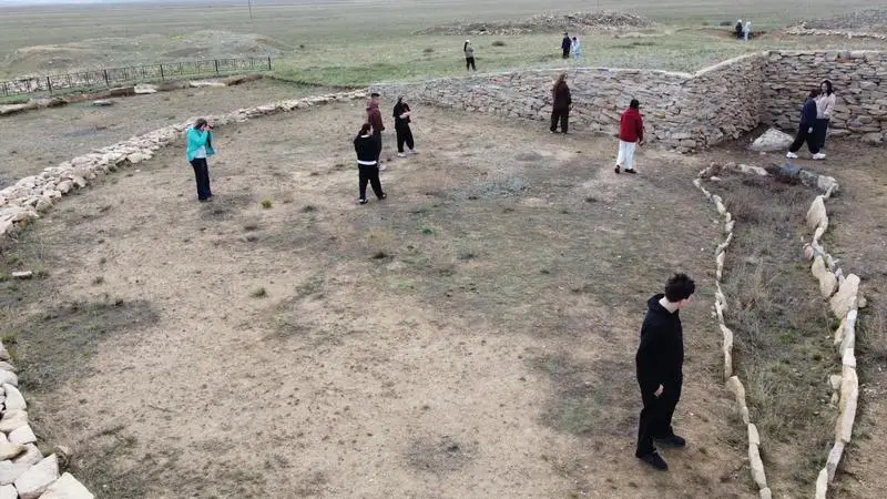 Карагандинским студентам показали живую историю (2)