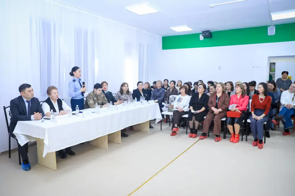 «Безопасная среда — уверенный ребенок»: в Астане прошло масштабное родительское собрание (2)