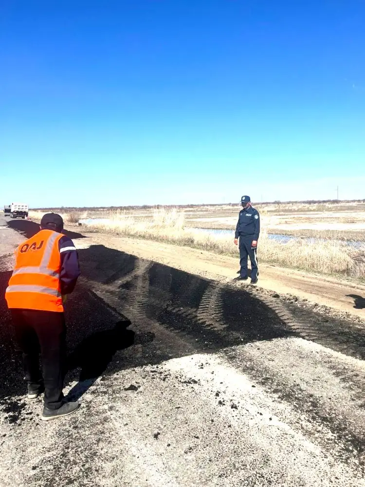 В ВКО дорожные знаки региона проходят весеннюю проверку (2)