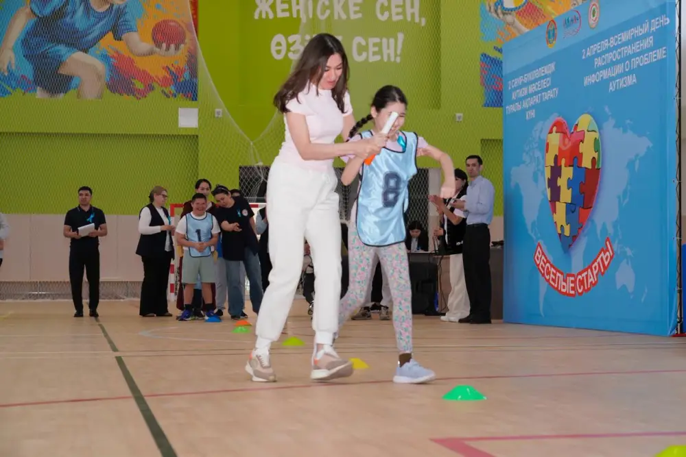 В Астане прошли инклюзивные соревнования «Веселые старты» (8)