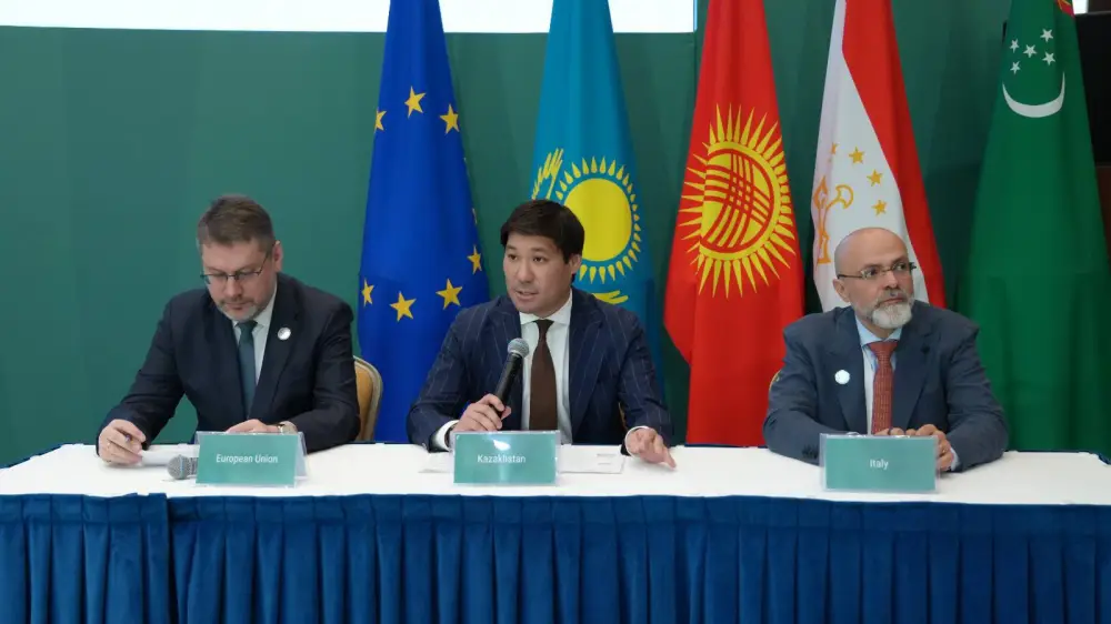 По итогам сессии инициатива «Team Europe» - ЕС-Центральная Азия: встреча высокого уровня по вопросам водных ресурсов, энергетики и изменения климата в Центральной Азии прошла пресс-конференция (3)