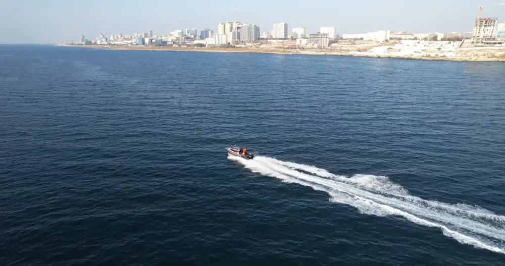 Спасатели МЧС проводят профилактические рейды на воде (2)