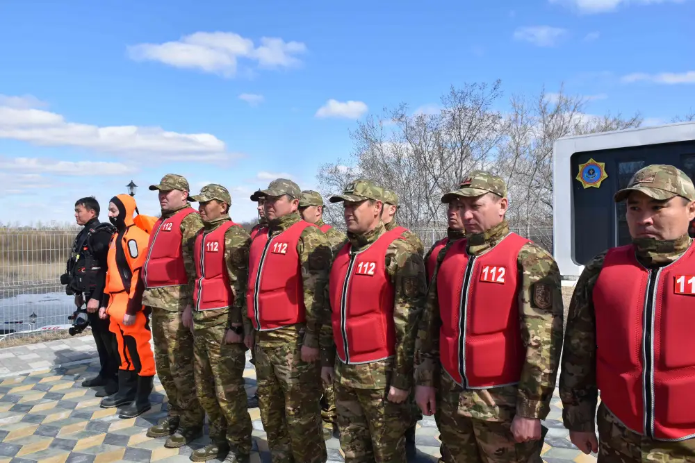 Спасатели МЧС проверили готовность плавсредств на реке Есиль (9)